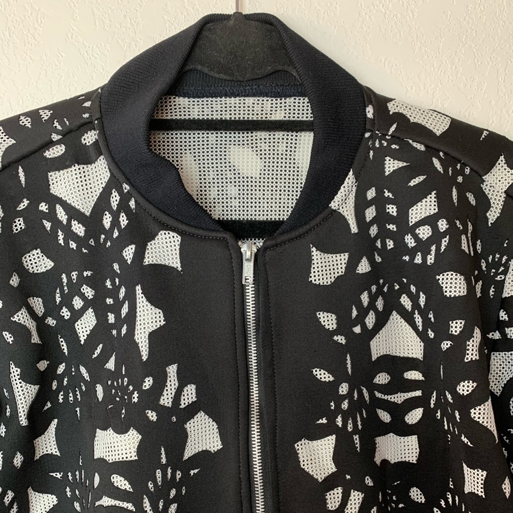 Custom made varsity jacket - Picture 3 of 4